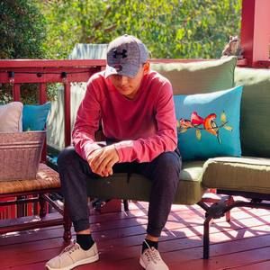 Meet your Posher, Aronn